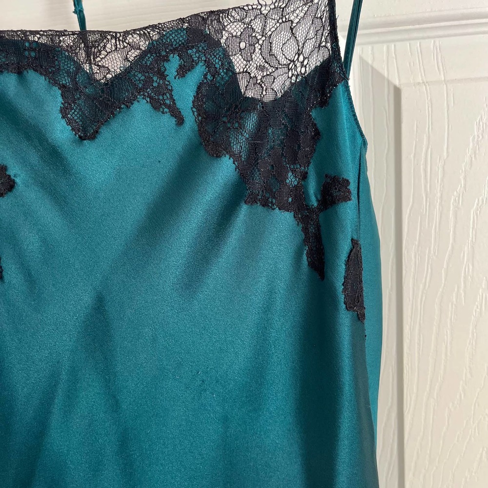 Victoria’s Secret• Lace Appliqué Satin Slip Chemise - Picture 5 of 13